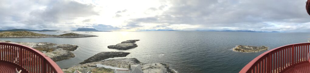 Dovete assolutamente visitare almeno una volta nella vita un posto magico: il Faro di Tranøy, Tranøy Fyr come si chiama nel Nordland.